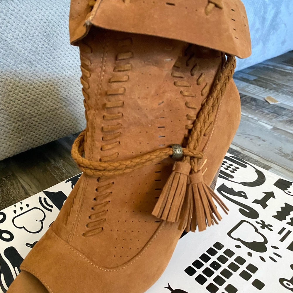 Caramel fall bootie - Picture 4 of 7